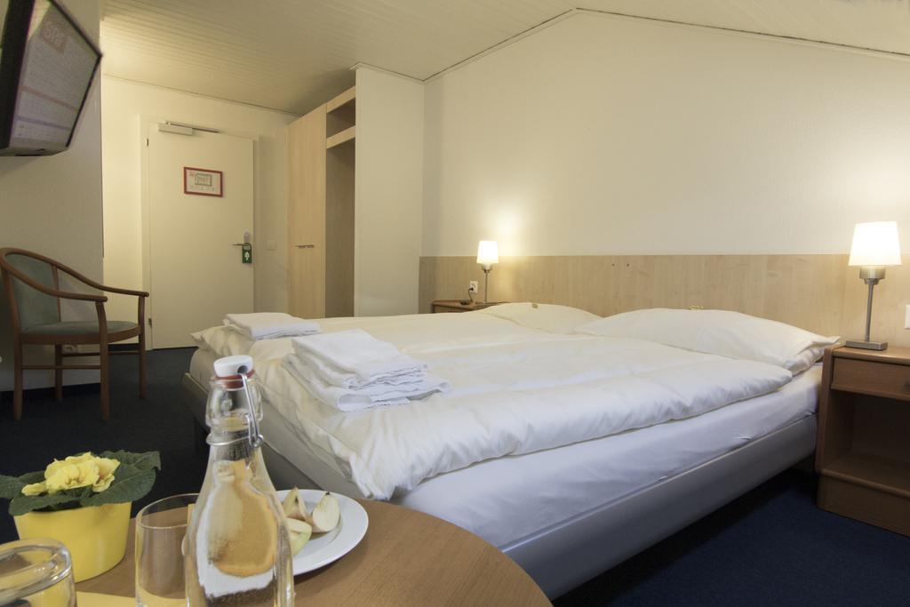 Central Hotel Post Chur Bagian luar foto